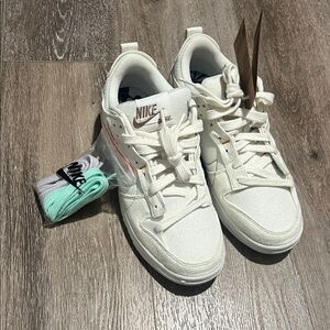 Nike Cream Sneakers with Extra Laces